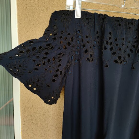 GIBSON + LATIMER Off The Shoulder Eyelet Lace Flutter Sleeve Navy Blouse M - Picture 6 of 14